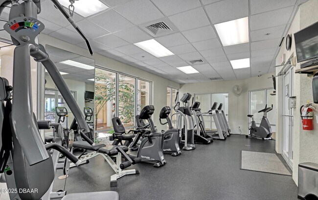 Building Photo - 4670 Links Village Dr