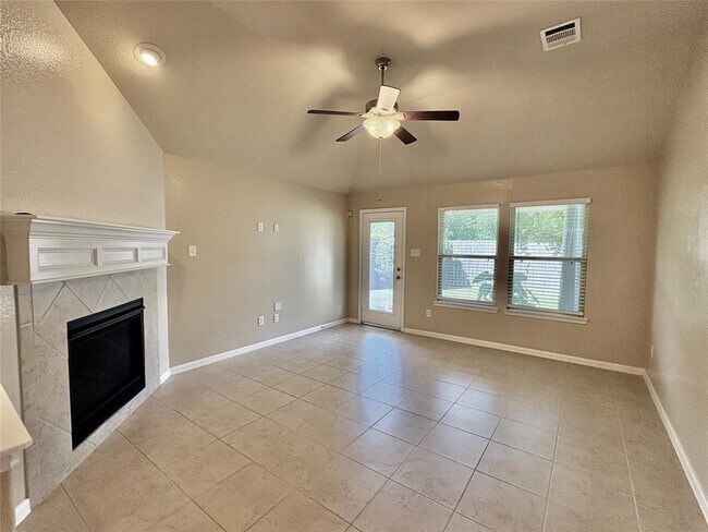 Building Photo - 23806 Willow Haven Dr