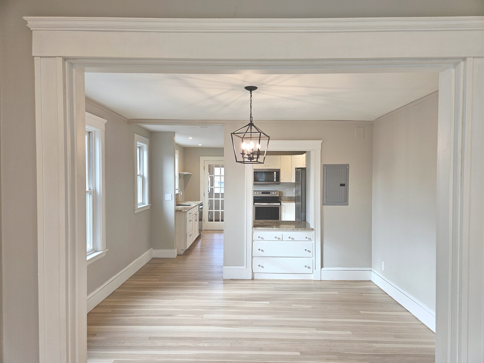 Building Photo - 70 Tufts St