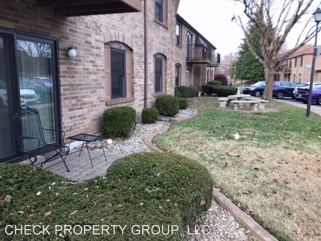 Building Photo - 2 br, 1.5 bath House - 6516 Six Mile Lane #2