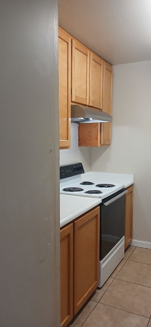 Building Photo - Tabor Oaks