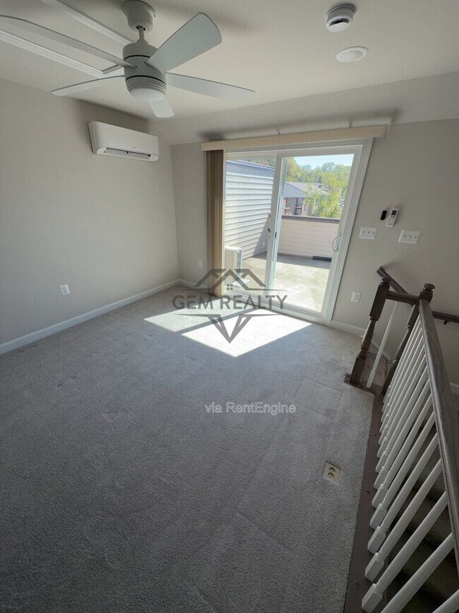 Building Photo - 7231 Mountaineer Dr