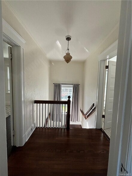 Building Photo - 194 N Midland Ave