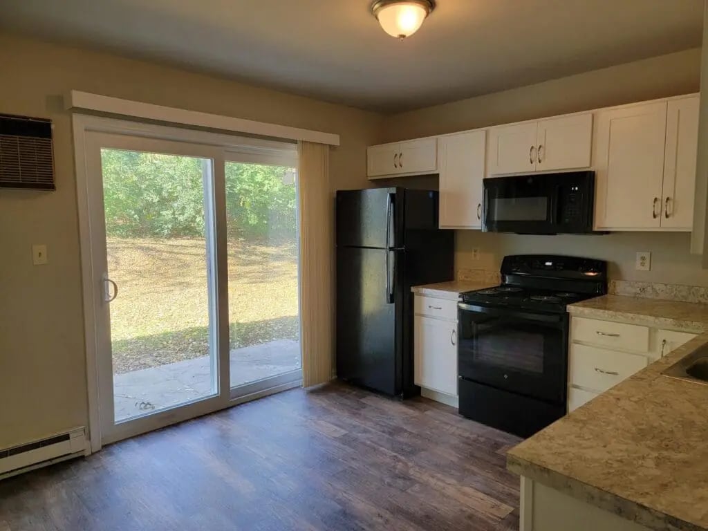 Building Photo - 694 S Cedar St