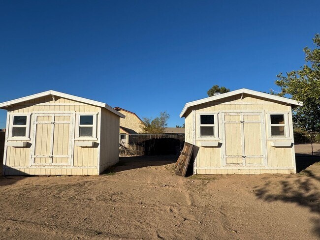 Building Photo - Newly remodeled home on The Mesa in Hesperia!