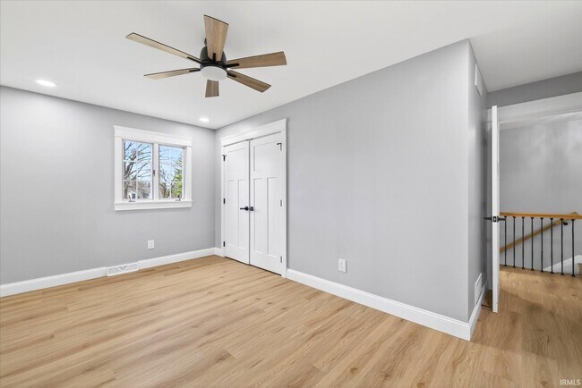 Building Photo - 633 S Ravencrest Ave