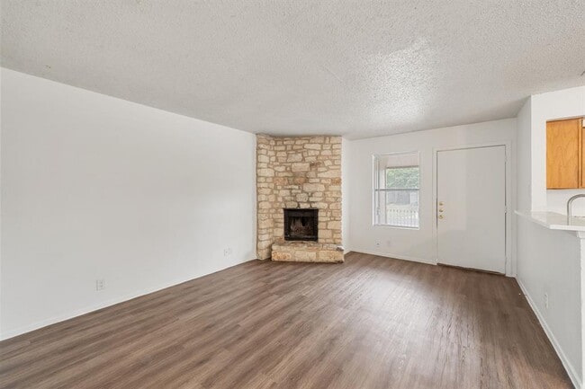 Building Photo - 2303 Rachael Ct