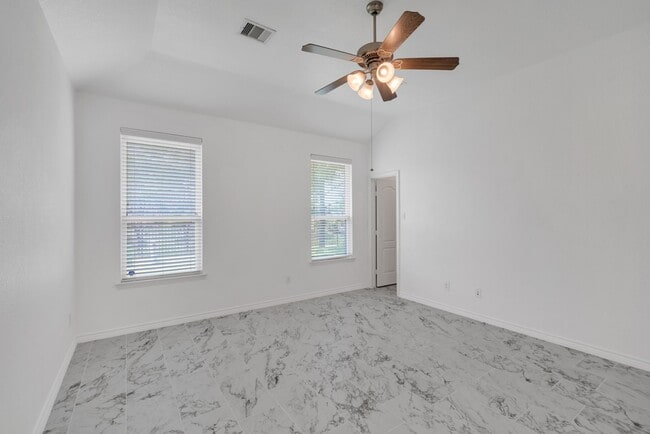 Building Photo - 16419 Dover Mills Dr