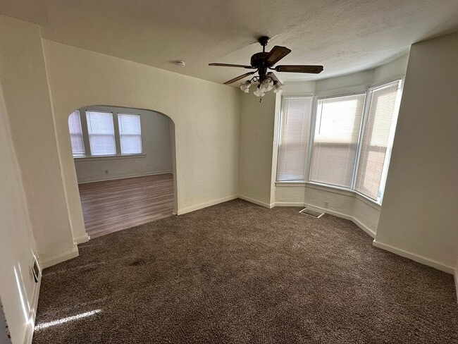 Building Photo - 2015 S Palmetto St