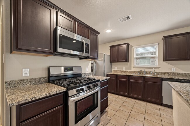 Building Photo - 23506 Umbrella Pine Dr