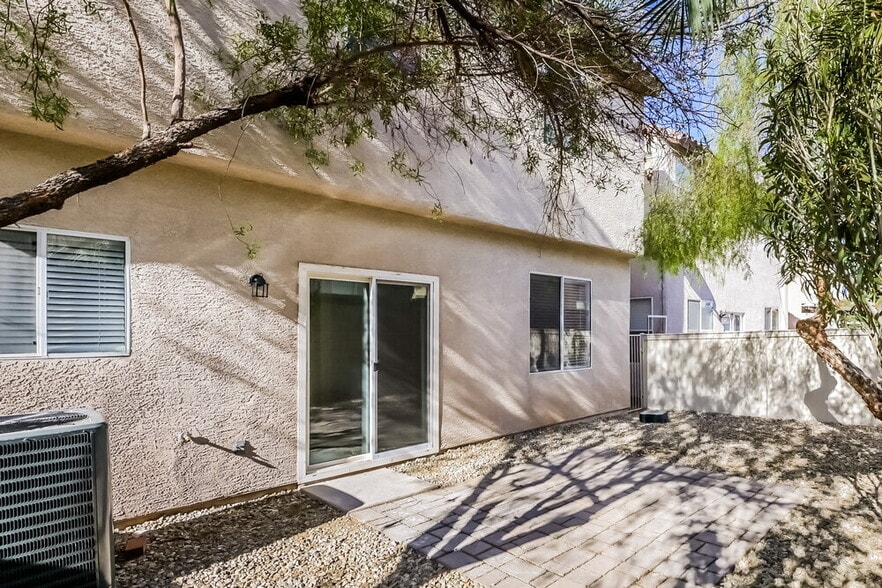 Building Photo - 10968 Scotch Rose St
