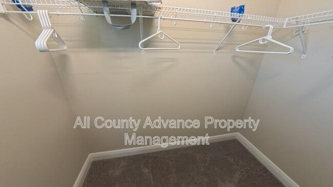 Building Photo - 2268 Spring Lake Ct