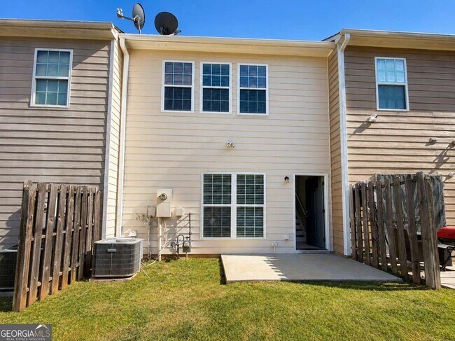 Building Photo - 2490 Emma Way NW