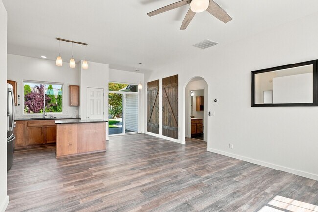 Building Photo - 3389 W Pescador Dr