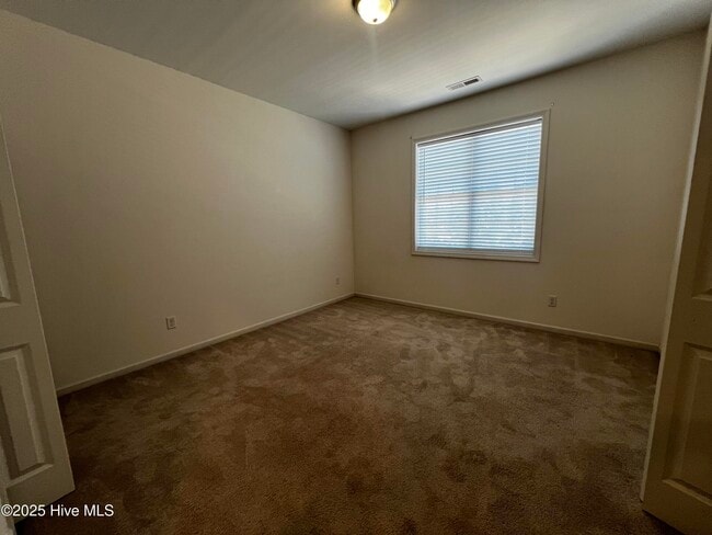 Building Photo - 57 Dresser Ln