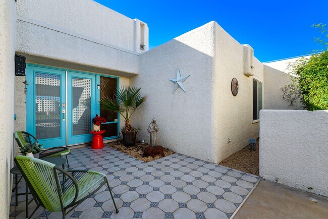 Building Photo - 6071 Hazeltine Plaza