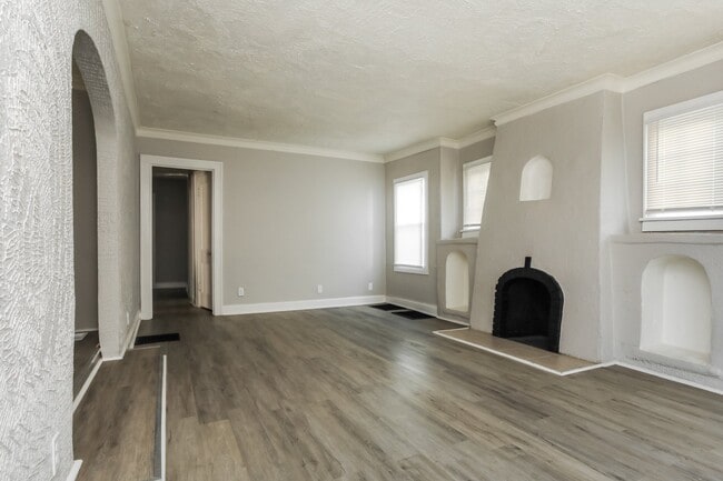 Building Photo - 3316 E 59th St