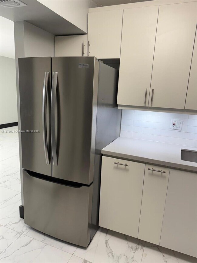 Building Photo - 6921 SW 129th Ave