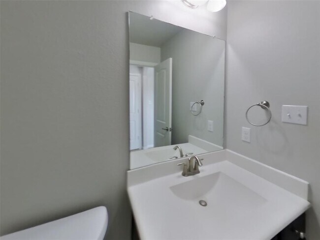 Building Photo - 1913 Colony Glen Ln