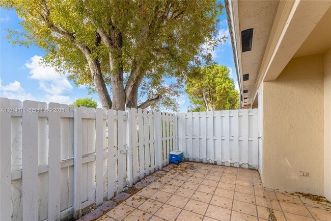 Building Photo - 6350 SW 139th Ave