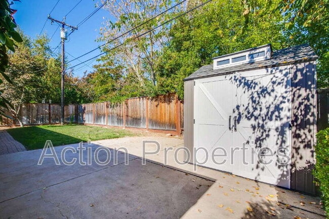 Building Photo - 1034 Tulane Dr