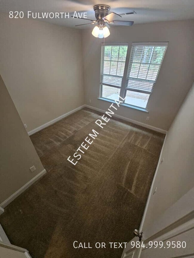 Building Photo - 820 Fulworth Ave