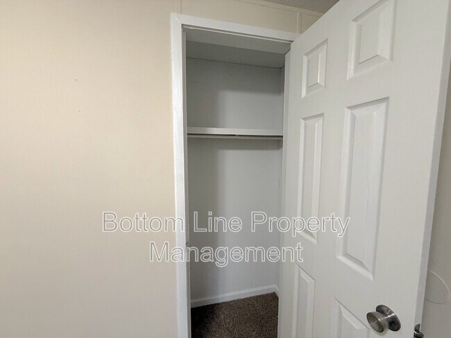 Building Photo - 2400 Hart Rd