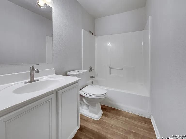 Building Photo - 3420 Rob Roy St