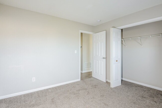Building Photo - 791 Helm Dr