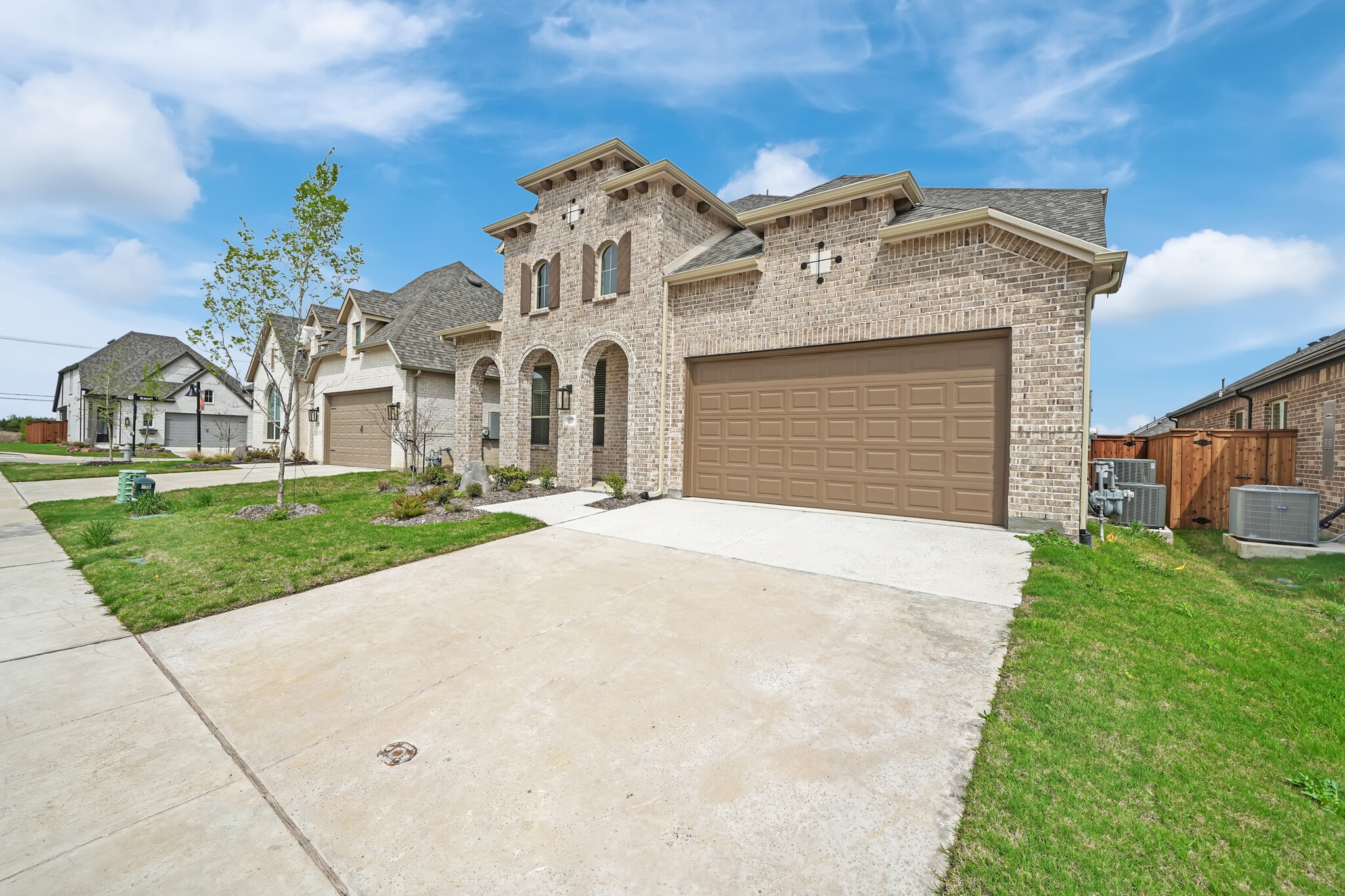 Building Photo - 3729 Paradise Way