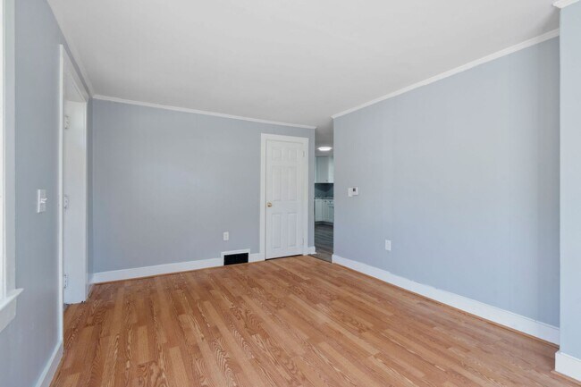 Building Photo - 80 Concord Way