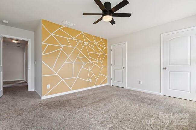 Building Photo - 17121 Carolina Pine Row