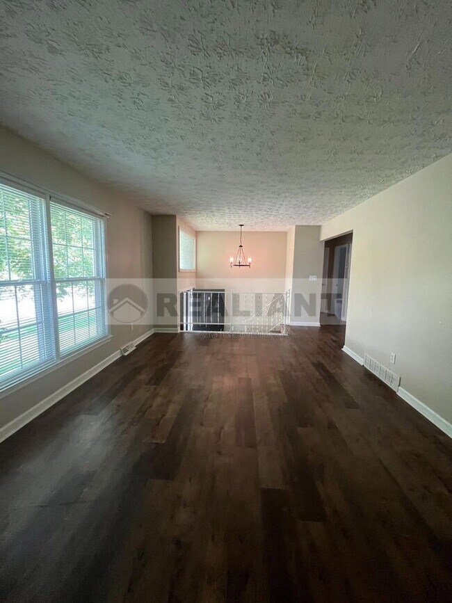 Building Photo - 4013 Elora Ln