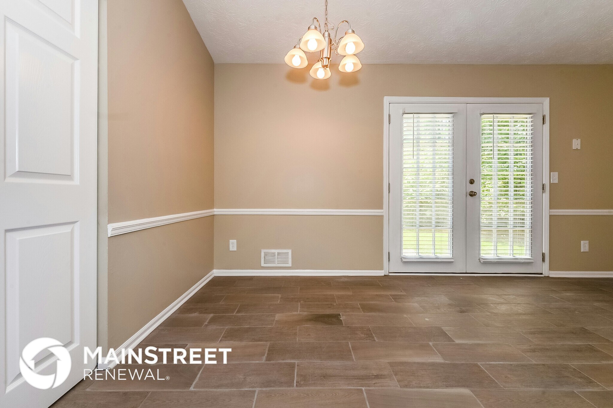 Building Photo - 3275 Creekwood Dr