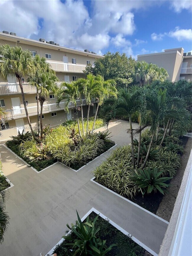 Building Photo - 7815 Camino Real
