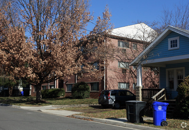 Primary Photo - Hudson Street Apartments
