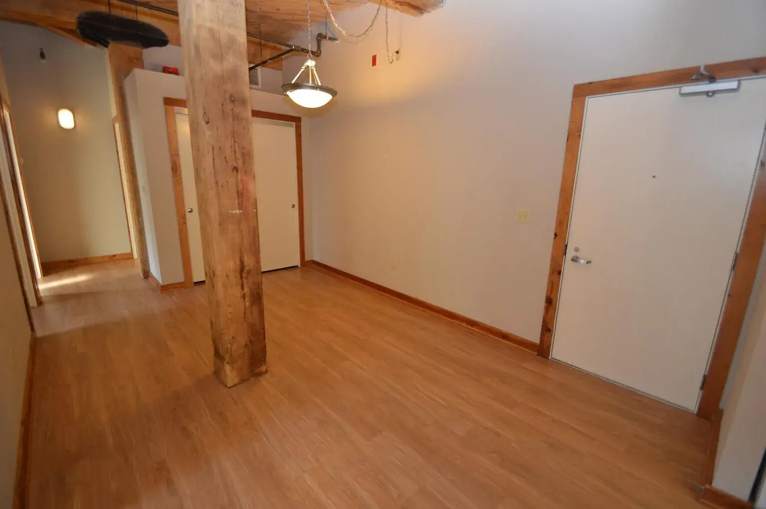 Dining Area - 940 Monroe Ave NW