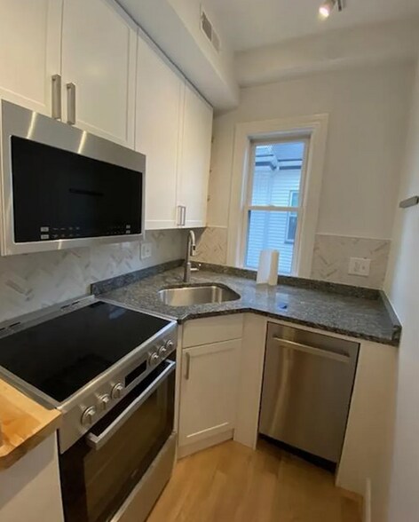 Primary Photo - 37 Spencer Ave