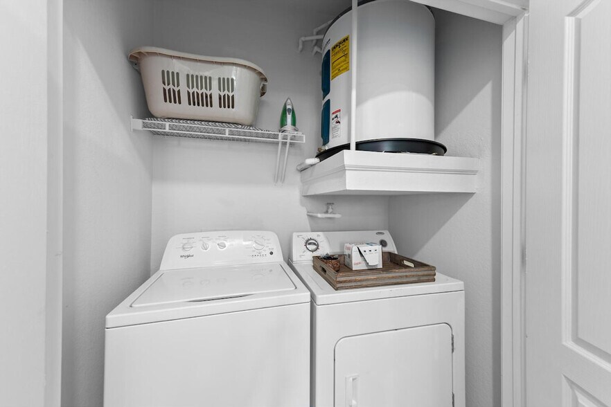 Building Photo - 4800 Seascape Way