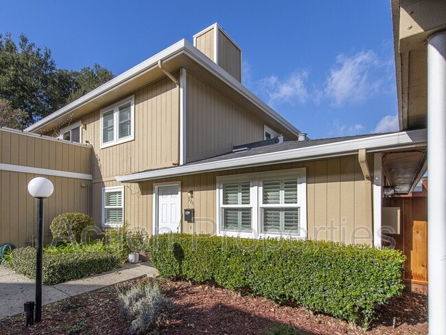 Building Photo - 578 Vista Ave