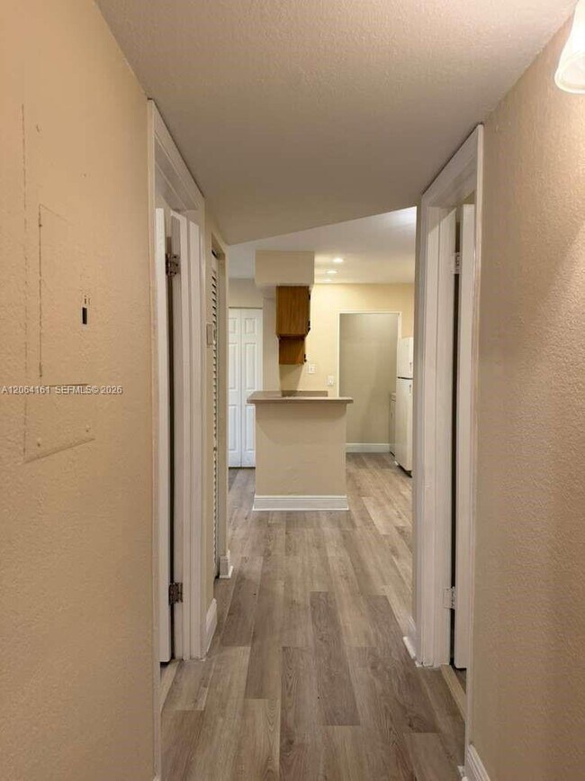 Building Photo - 1247 SW 46th Ave