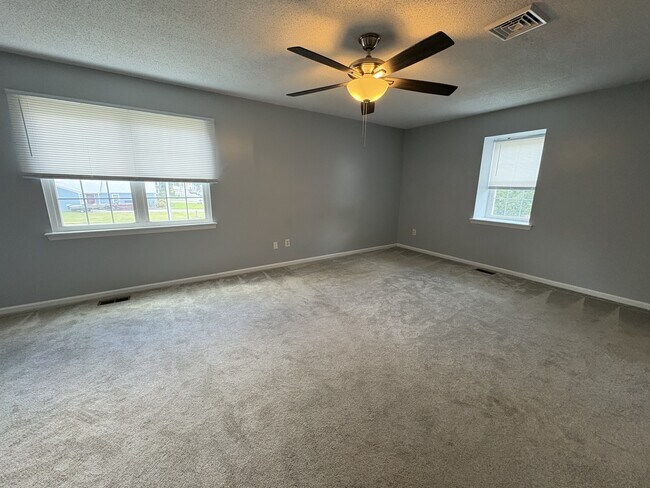 Building Photo - 1501 Antler Cir
