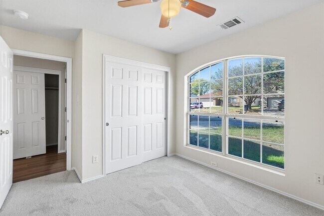 Building Photo - 101 Geronimo Cove