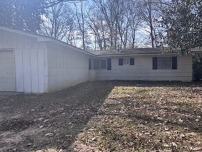 Building Photo - 1333 Woody Dr