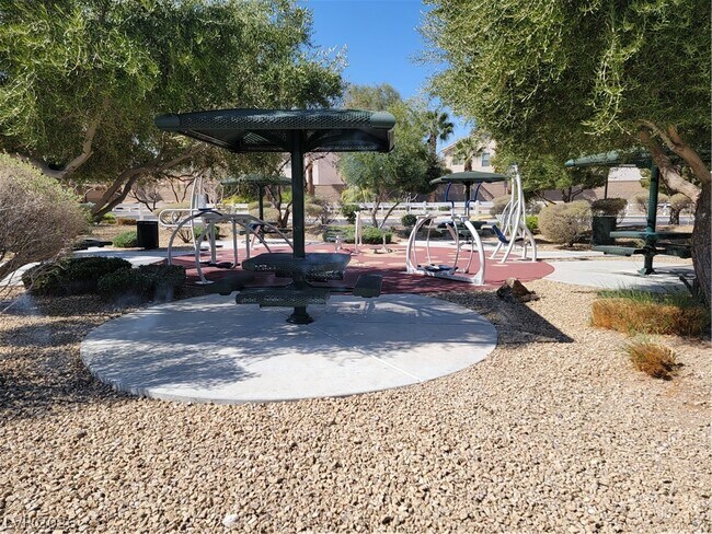 Building Photo - 8808 Tom Noon Ave