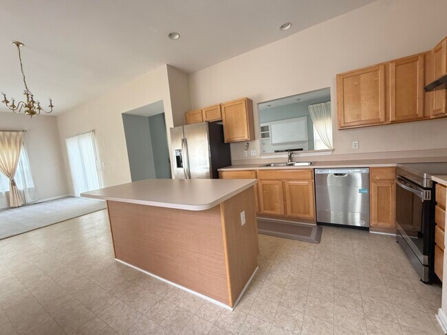 Building Photo - 1540 Chapleau Dr