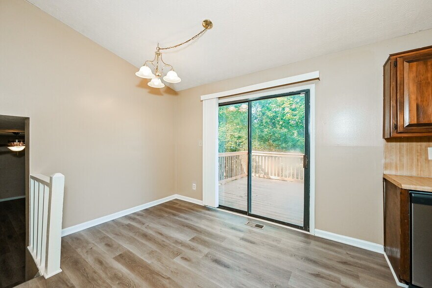 Building Photo - 5088 Phillip Ct