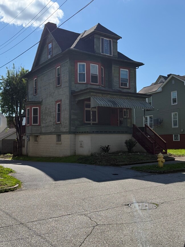 Building Photo - 500 S Huron St