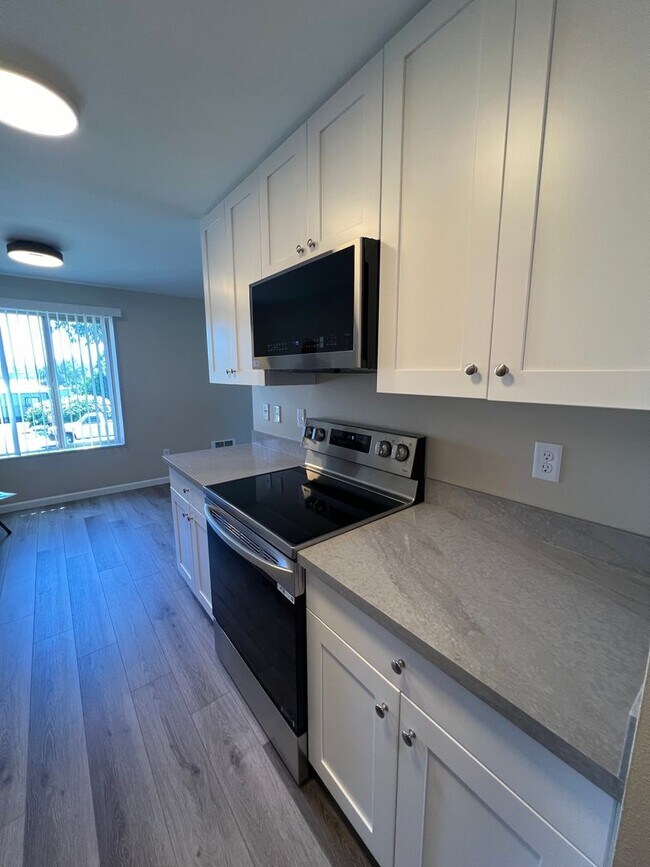 Building Photo - Newly Renovated 1-Bedroom Apartment in the Heart of Everett