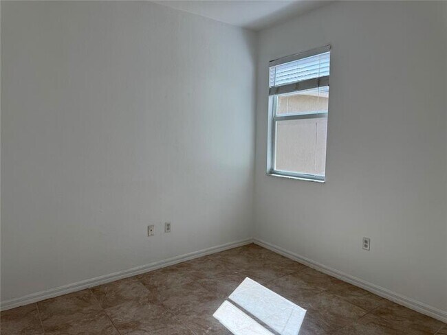 Building Photo - 4331 SW 131st Ln